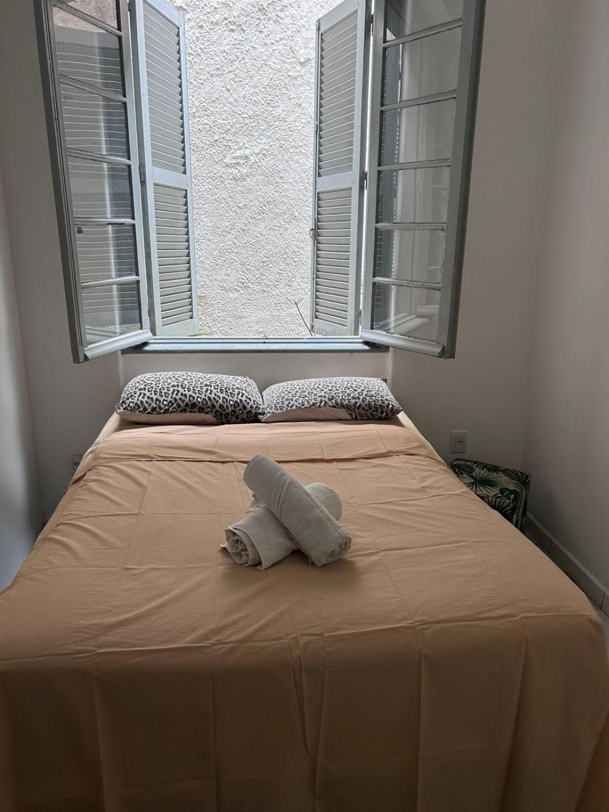 Hostel Bahia ปอร์โตอัลเลเกร ภายนอก รูปภาพ